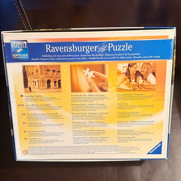 2010 Ravensburger neuschwanstein  Castle Puzzle. 300 pieces.  Complete. - Picture 5 of 7